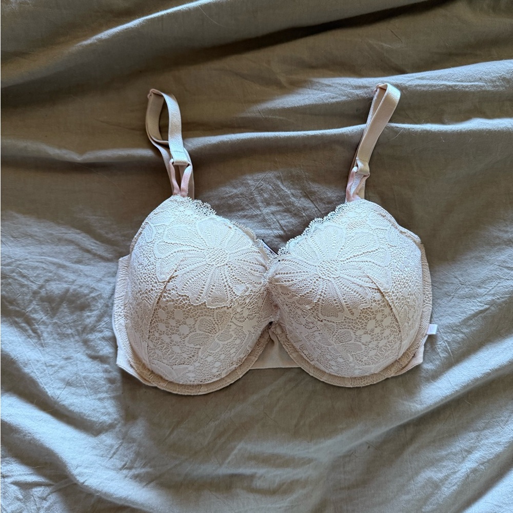 Victoria's Secret lined Demi Lace Underwire Bra in Pale Pink